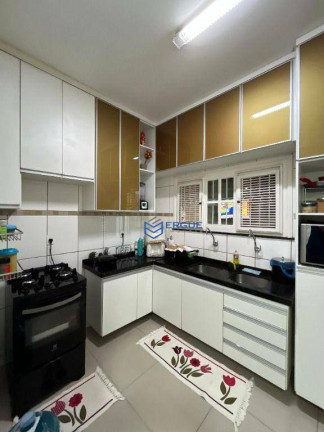 Imagem Casa com 4 Quartos à Venda, 140 m² em Maraponga - Fortaleza Imagem Casa com 4 Quartos à Venda, 140 m² em Maraponga - Fortaleza