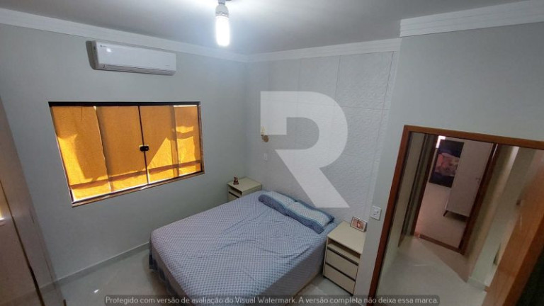 Imagem Casa com 3 Quartos à Venda, 220 m²