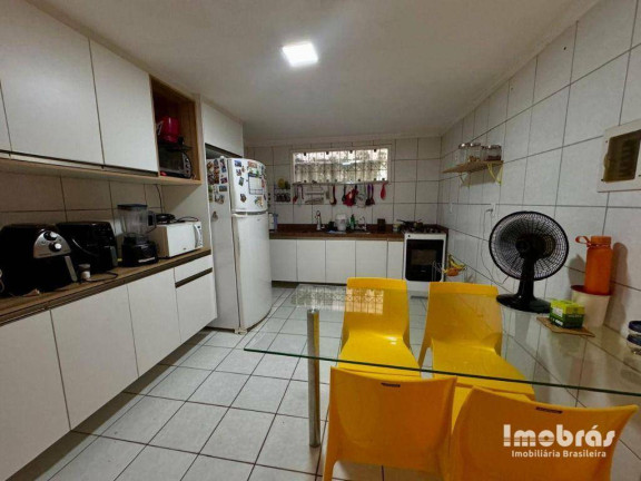 Imagem Casa com 5 Quartos à Venda, 186 m² em Edson Queiroz - Fortaleza Imagem Casa com 5 Quartos à Venda, 186 m² em Edson Queiroz - Fortaleza