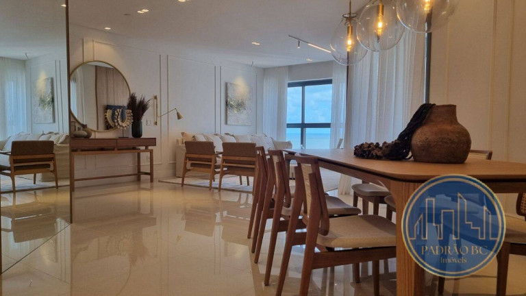 Imagem Apartamento com 4 Quartos à Venda, 182 m² em Centro - Balneário Camboriú Imagem Apartamento com 4 Quartos à Venda, 182 m² em Centro - Balneário Camboriú