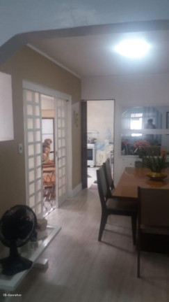 Imagem Casa com 2 Quartos à Venda, 157 m² em Parque Jaçatuba - Santo André