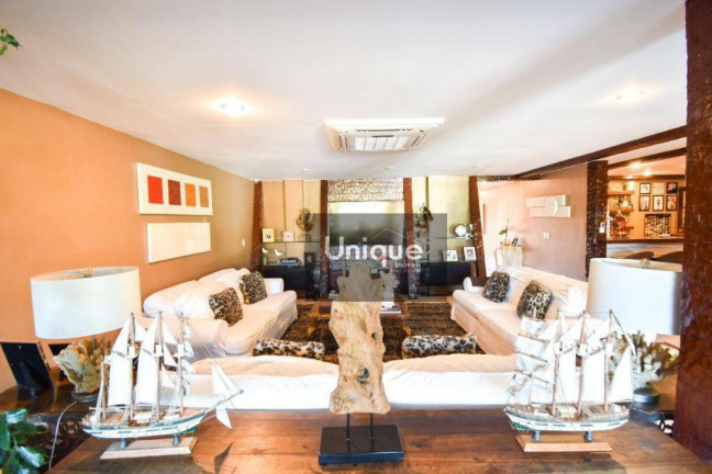 Imagem Casa com 11 Quartos à Venda, 1.500 m² em Ferradura - Armação Dos Búzios Imagem Casa com 11 Quartos à Venda, 1.500 m² em Ferradura - Armação Dos Búzios