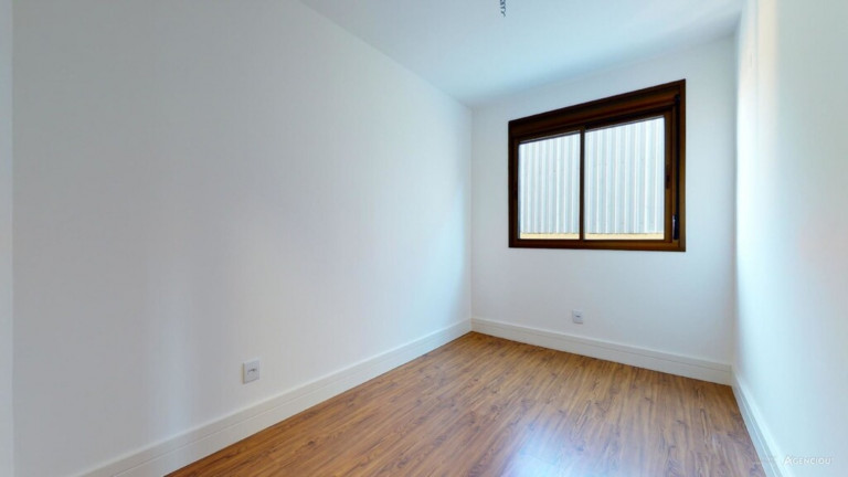 Imagem Imóvel com 3 Quartos à Venda, 76 m² em Camaquã - Porto Alegre Imagem Imóvel com 3 Quartos à Venda, 76 m² em Camaquã - Porto Alegre