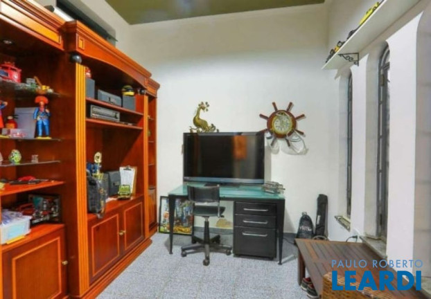 Imagem Sobrado com 4 Quartos à Venda, 400 m² em Vila Bastos - Santo André Imagem Sobrado com 4 Quartos à Venda, 400 m² em Vila Bastos - Santo André
