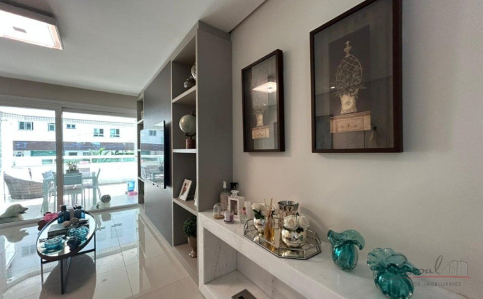 Imagem Apartamento com 3 Quartos à Venda, 244 m² em Agronômica - Florianópolis Imagem Apartamento com 3 Quartos à Venda, 244 m² em Agronômica - Florianópolis
