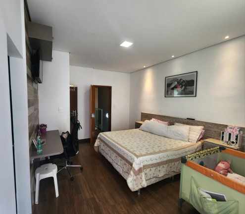 Imagem Casa com 3 Quartos à Venda, 140 m² em Cabral - Contagem