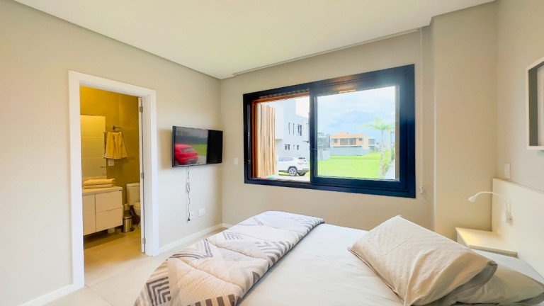 Imagem Casa de Condomínio com 4 Quartos à Venda, 150 m² em Centro - Xangri-lá