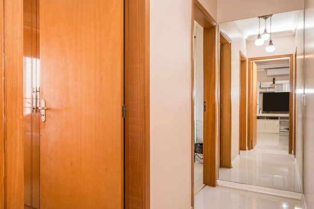 Imagem Imóvel com 3 Quartos à Venda, 80 m² em Jardim Itu - Porto Alegre Imagem Imóvel com 3 Quartos à Venda, 80 m² em Jardim Itu - Porto Alegre