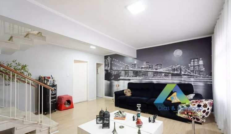 Sobrado com 4 Quartos para Alugar, 270 m² em Vila Prudente - São Paulo
