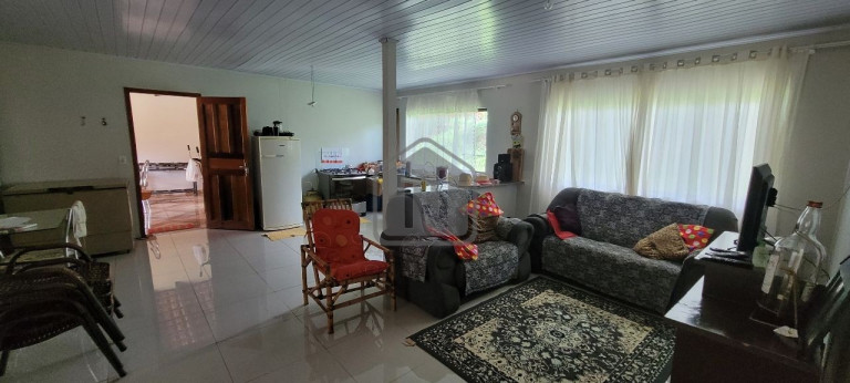 Imagem Casa com 4 Quartos à Venda, 200 m² em Presidente - Cascavel