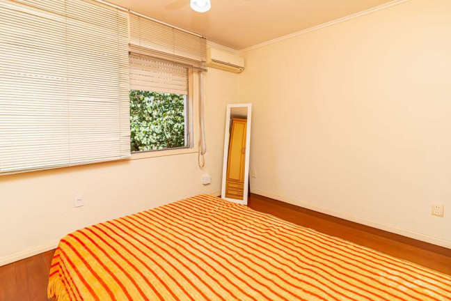 Imagem Imóvel com 2 Quartos à Venda,  em Petrópolis - Porto Alegre