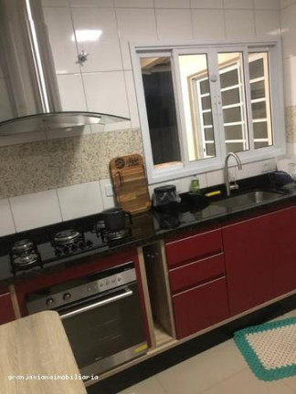 Imagem Casa à Venda, em Centro - Ibiúna Imagem Casa à Venda, em Centro - Ibiúna