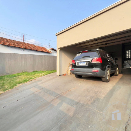 Imagem Casa com 4 Quartos à Venda, 396 m² em Vila São Lúcio - Botucatu