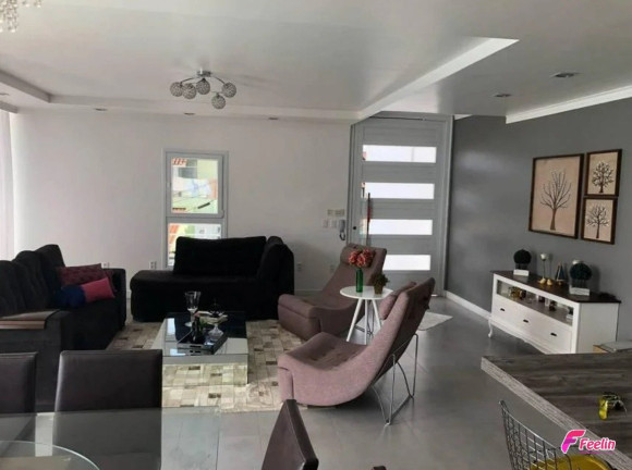 Imagem Casa com 4 Quartos à Venda, 765 m² em Centro - Florianópolis