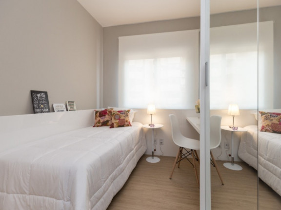Imagem Imóvel com 3 Quartos à Venda, 211 m² em Menino Deus - Porto Alegre Imagem Imóvel com 3 Quartos à Venda, 211 m² em Menino Deus - Porto Alegre