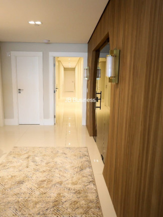 Imagem Imóvel com 5 Quartos à Venda, 359 m² em Centro - Balneário Camboriú Imagem Imóvel com 5 Quartos à Venda, 359 m² em Centro - Balneário Camboriú