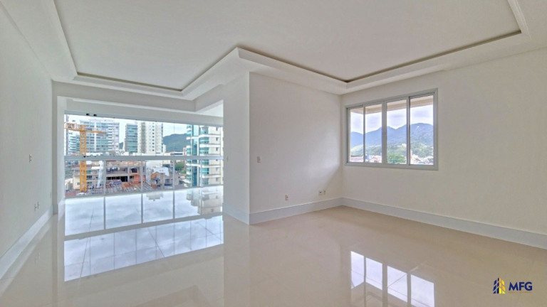 Apartamento com 3 Quartos à Venda,  em Edifício Le Tre Torri - Itapema