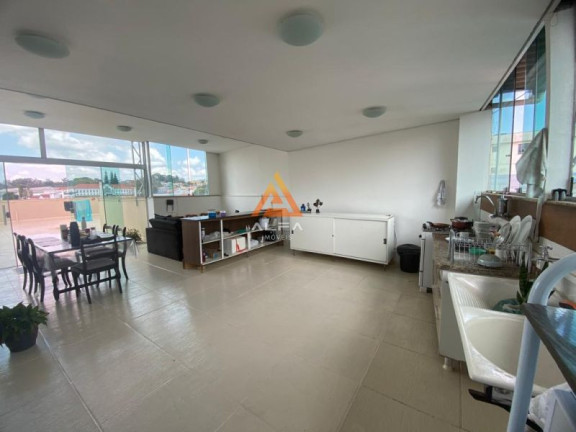 Imagem Apartamento com 2 Quartos à Venda, 225 m²