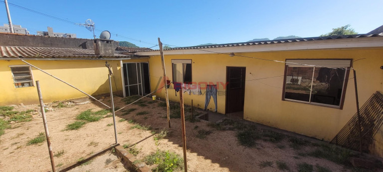 Imagem Casa com 3 Quartos à Venda, 140 m² em Presidente João Goulart - Santa Maria Imagem Casa com 3 Quartos à Venda, 140 m² em Presidente João Goulart - Santa Maria