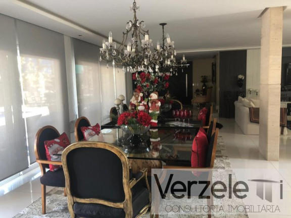 Imagem Casa com 6 Quartos para Temporada, 800 m² em Centro - Balneário Camboriú Imagem Casa com 6 Quartos para Temporada, 800 m² em Centro - Balneário Camboriú
