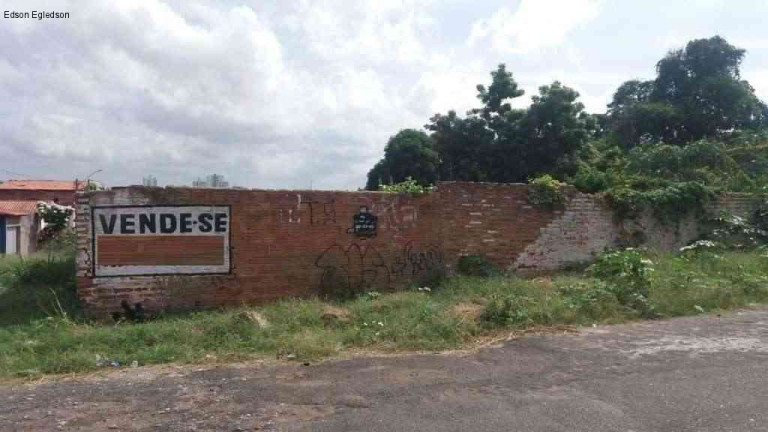Terreno à Venda, 600 m² em Frei Serafim - Teresina