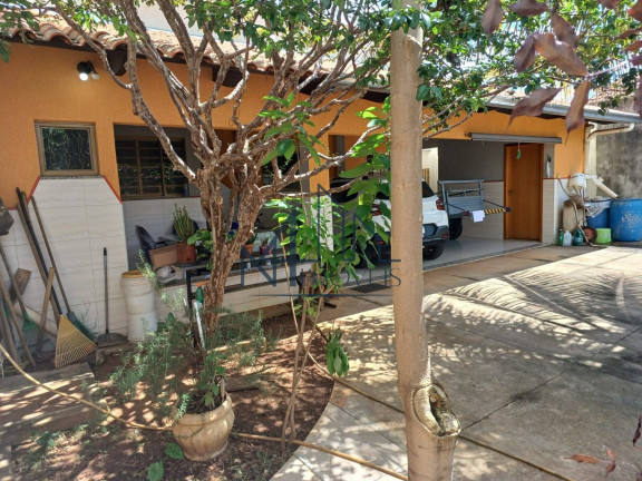 Imagem Casa com 3 Quartos à Venda, 360 m² em Parque Santa Cecília - Aparecida De Goiânia Imagem Casa com 3 Quartos à Venda, 360 m² em Parque Santa Cecília - Aparecida De Goiânia