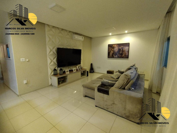Imagem Casa com 3 Quartos à Venda, 250 m² em Jardim Europa - Uberlândia
