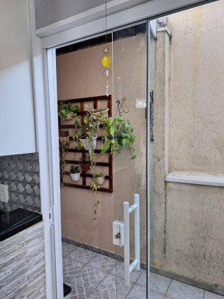 Imagem Casa com 2 Quartos à Venda, 100 m²