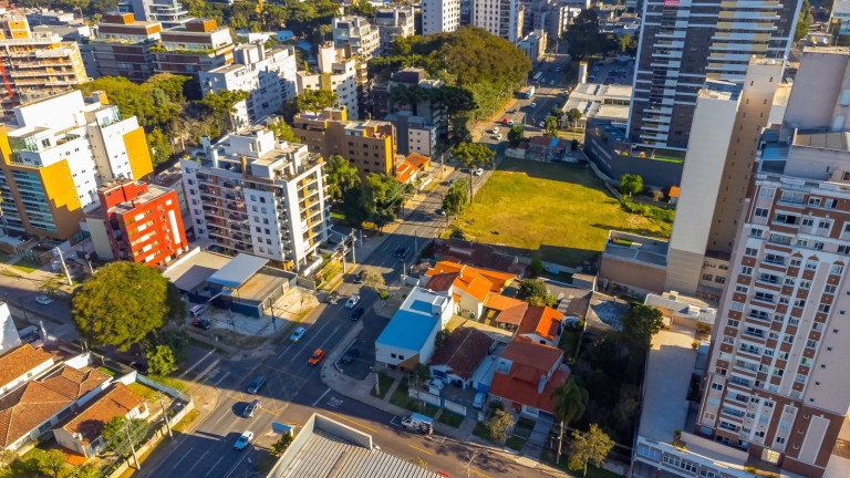 Imagem Terreno à Venda, 343 m² em Cabral - Curitiba Imagem Terreno à Venda, 343 m² em Cabral - Curitiba