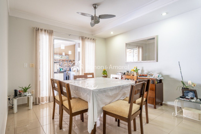 Imagem Casa com 4 Quartos à Venda, 370 m² em Jardim América - Paulínia Imagem Casa com 4 Quartos à Venda, 370 m² em Jardim América - Paulínia