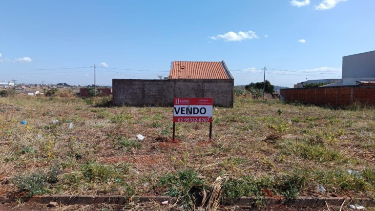 Terreno à Venda, 240 m² em Residencial Maria Monteiro - Trindade