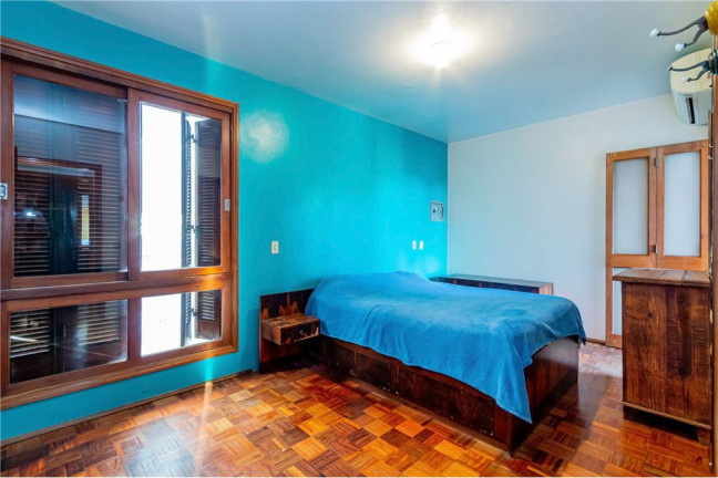 Imagem Imóvel com 3 Quartos à Venda, em Rio Branco - Porto Alegre Imagem Imóvel com 3 Quartos à Venda, em Rio Branco - Porto Alegre