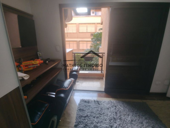 Imagem Apartamento com 3 Quartos à Venda, 130 m²
