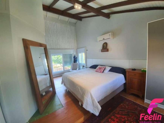 Imagem Casa com 5 Quartos à Venda, 293 m² em Campeche - Florianópolis Imagem Casa com 5 Quartos à Venda, 293 m² em Campeche - Florianópolis