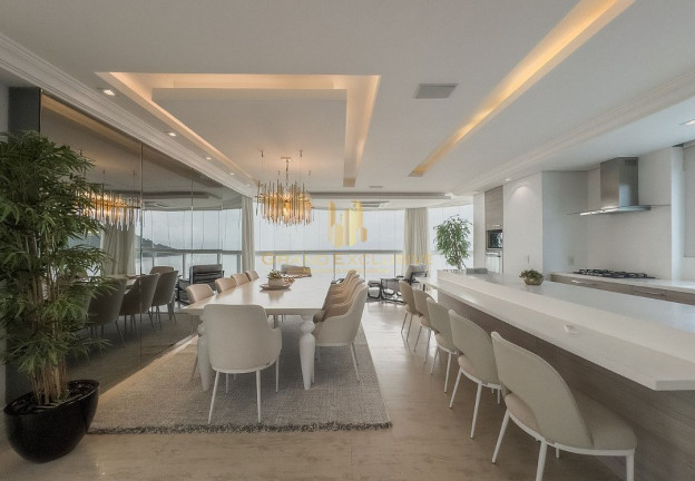 Imagem Cobertura com 3 Quartos à Venda, 273 m² em Centro - Balneário Camboriú