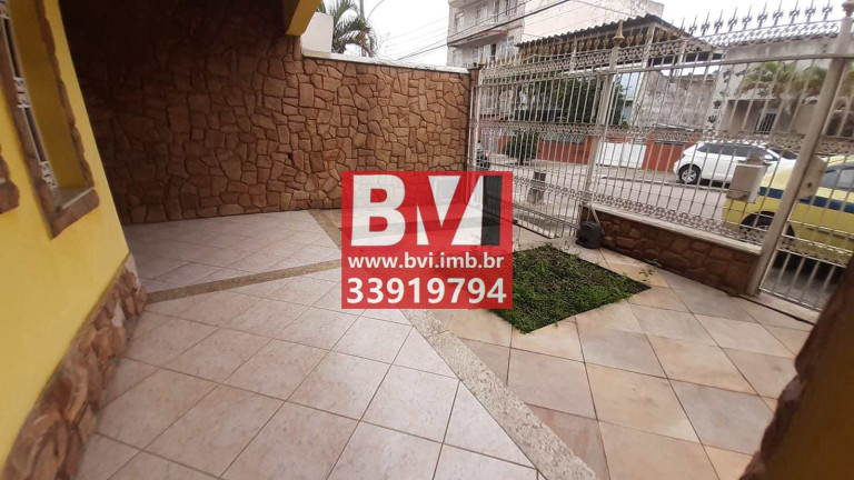 Imagem Casa com 3 Quartos à Venda, 243 m² em Vila Da Penha - Rio De Janeiro Imagem Casa com 3 Quartos à Venda, 243 m² em Vila Da Penha - Rio De Janeiro
