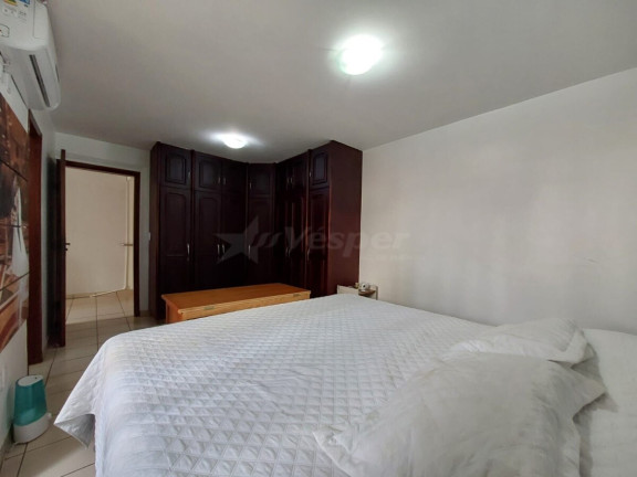 Imagem Sobrado com 4 Quartos à Venda, 348 m² em Setor Bueno - Goiânia