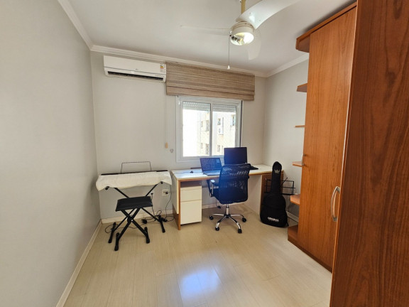 Imagem Imóvel com 3 Quartos à Venda, 99 m² em São João - Porto Alegre Imagem Imóvel com 3 Quartos à Venda, 99 m² em São João - Porto Alegre