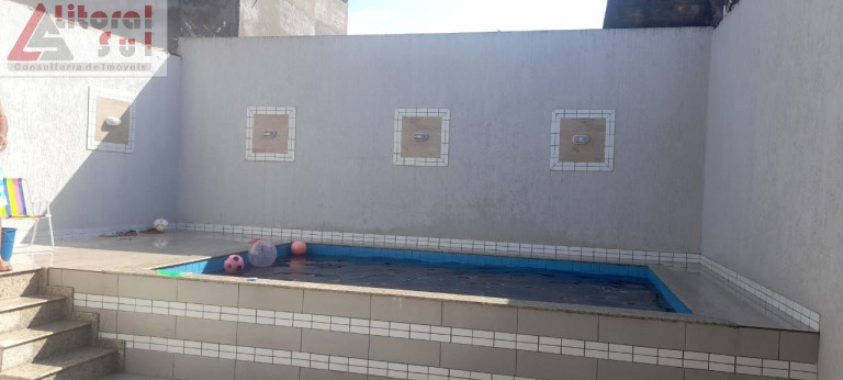 Imagem Casa com 2 Quartos à Venda, 62 m² em Maracanã - Praia Grande Imagem Casa com 2 Quartos à Venda, 62 m² em Maracanã - Praia Grande