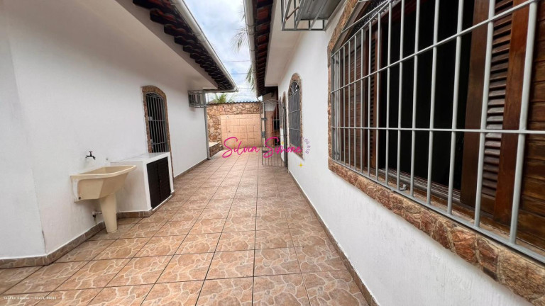 Imagem Casa com 3 Quartos à Venda, 252 m² em Caiçara - Praia Grande Imagem Casa com 3 Quartos à Venda, 252 m² em Caiçara - Praia Grande