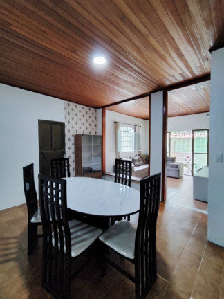 Imagem Casa com 4 Quartos à Venda, 192 m² em Redenção - Manaus