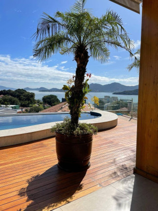 Imagem Casa com 3 Quartos à Venda, 284 m² em Agronômica - Florianópolis