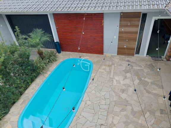 Imagem Casa com 3 Quartos à Venda, em Floresta - Joinville Imagem Casa com 3 Quartos à Venda, em Floresta - Joinville