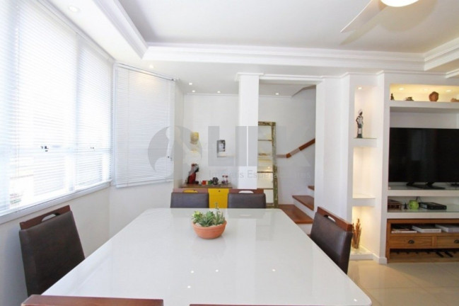 Imagem Imóvel com 3 Quartos à Venda, 193 m² em Jardim Itu - Porto Alegre Imagem Imóvel com 3 Quartos à Venda, 193 m² em Jardim Itu - Porto Alegre