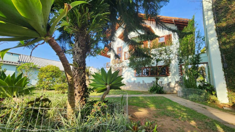Imagem Casa com 3 Quartos à Venda, 450 m² em Golfe - Teresópolis