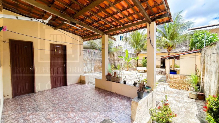 Imagem Casa com 7 Quartos à Venda, 300 m² Imagem Casa com 7 Quartos à Venda, 300 m²