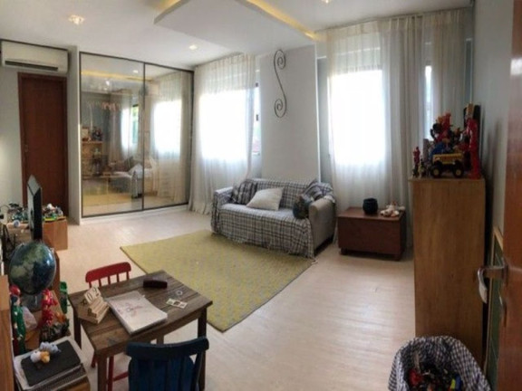 Imagem Casa com 4 Quartos à Venda, 250 m² em Estrada Do Coco - Lauro De Freitas Imagem Casa com 4 Quartos à Venda, 250 m² em Estrada Do Coco - Lauro De Freitas