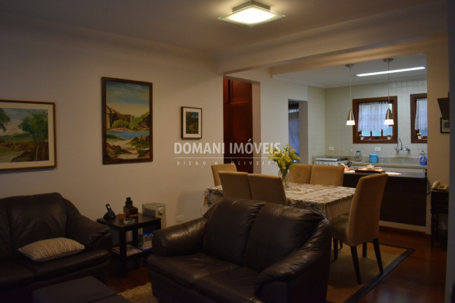 Imagem Imóvel com 3 Quartos à Venda, 104 m² em Região De Capivari - Campos Do Jordão