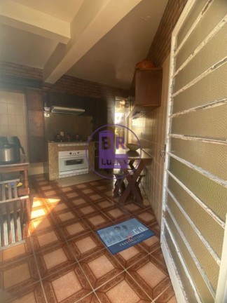 Imagem Sobrado com 3 Quartos à Venda, 291 m² em Kennedy - Londrina