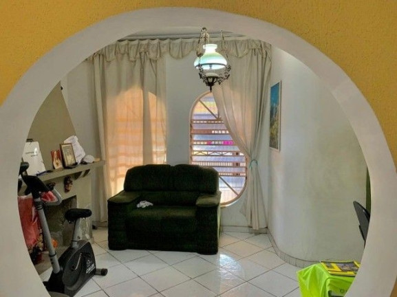Imagem Casa com 6 Quartos para Alugar, 260 m² em Centro - Taubaté Imagem Casa com 6 Quartos para Alugar, 260 m² em Centro - Taubaté